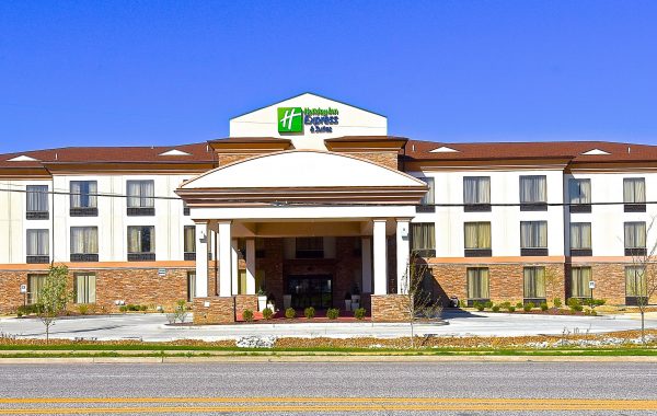 Holiday Inn Express & Suites Hazelwood, MO